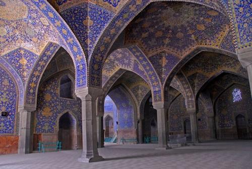معماری مساجد اصفهان اینجا هر کاشی با خدا نجوا می کند