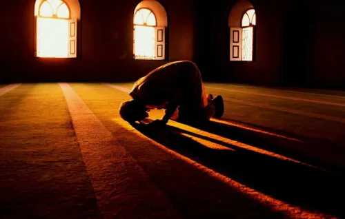 توسل به ما سوی الله دست را به طرف چه کسی دراز کنیم؟