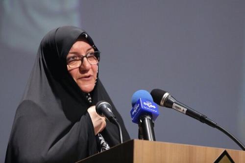 اهدای تبلت به دانشجویان كم بضاعت